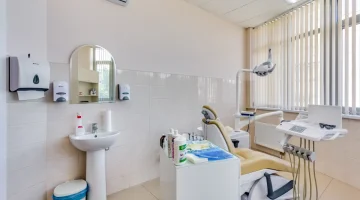Стоматологическая клиника WELL CLINIC на проспекте Космонавтов изображение 12